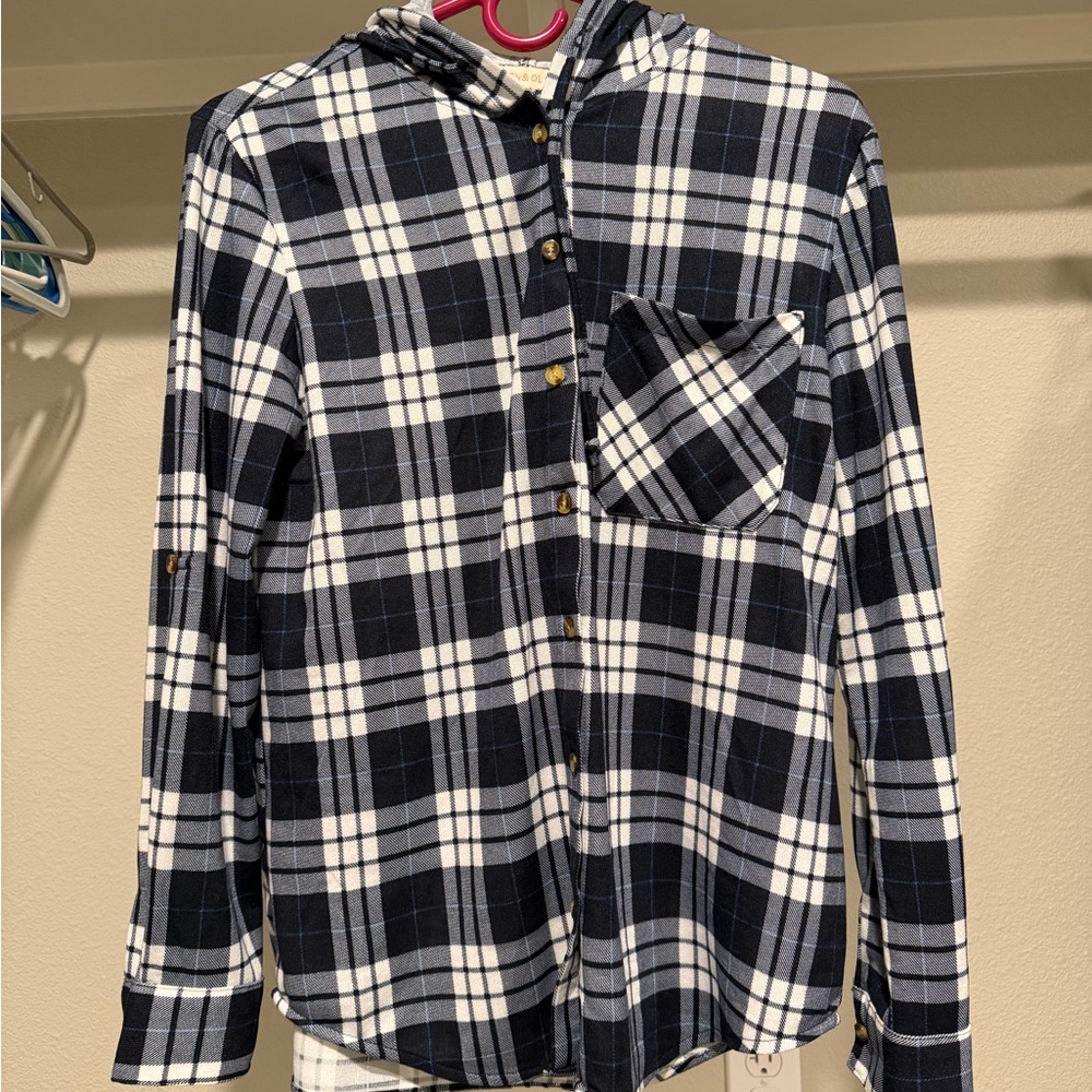 Eden & Olivia Navy and White Plaid Hooded Blouse
